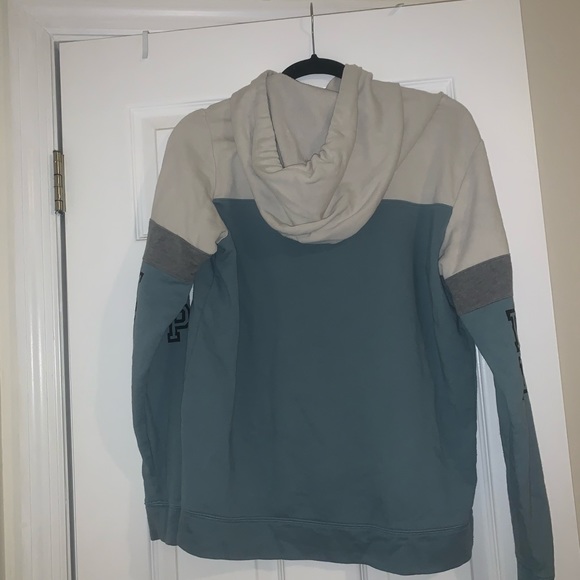 Pink comfy hoodie - Picture 2 of 2